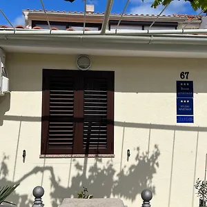 Ela I Gabi , Omišalj Kroatië